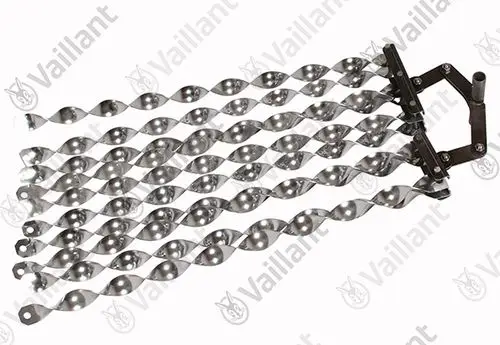 Vaillant Turbulator aus Edelstahl mit gewundenen Lamellen, montiert auf einem Halter. Geeignet zur Verbesserung der Wärmeübertragung in Heizsystemen.